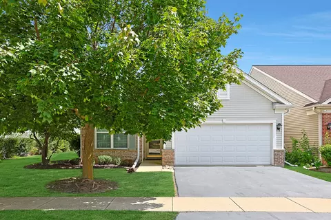 12524 Castle Rock Dr, Huntley, IL 60142