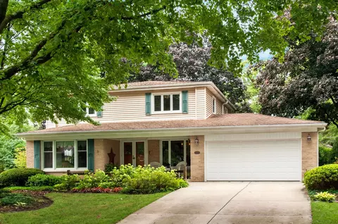 1307 W Mulberry Ln, Arlington Heights, IL 60005