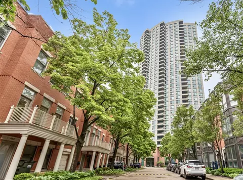 501 N Clinton St #1804, Chicago, IL 60654