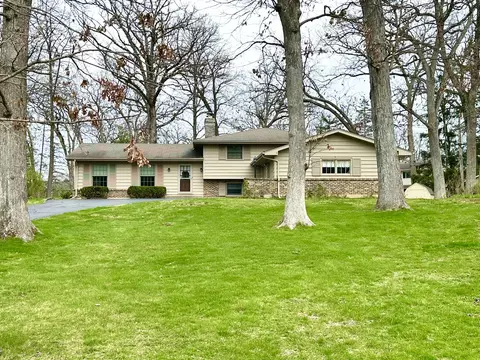 4608 North Ct, Crystal Lake, IL 60012