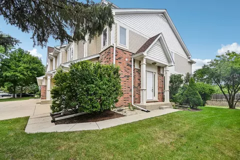 364 Park View Ter, Buffalo Grove, IL 60089