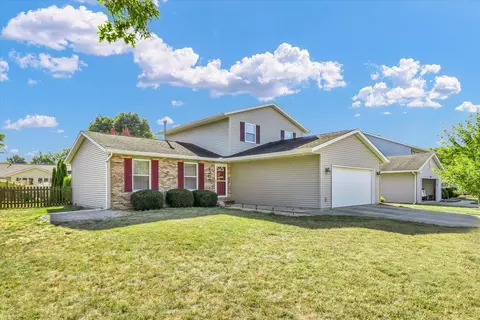 1206 Center St, Mahomet, IL 61853