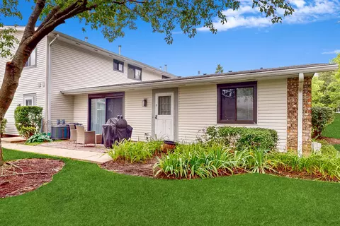 119 Brewster Ct #C, Bloomingdale, IL 60108