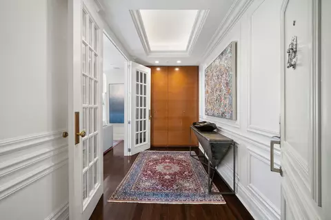 Entry Way - 39 E Schiller St #4W, Chicago, IL 60610 photo 2 of 4