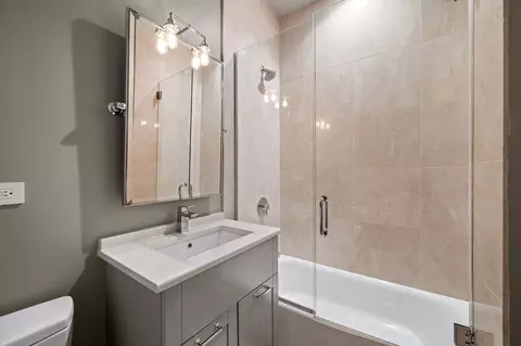 Bath - 39 E Schiller St #4W, Chicago, IL 60610 photo 4 of 5