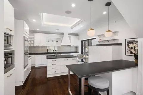Kitchen - 39 E Schiller St #4W, Chicago, IL 60610 photo 1 of 3