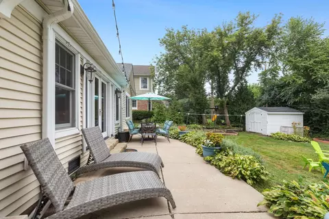 Exterior - 2114 Prairie St, Glenview, IL 60025 photo 3 of 5