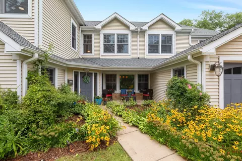 Exterior - 2114 Prairie St, Glenview, IL 60025 photo 2 of 5
