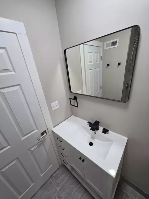8830 S Bishop St, Chicago, IL 60620 photo 10