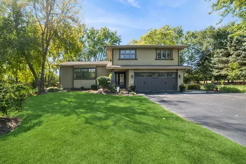 9 N930 Koshare Cir, Elgin, IL 60124