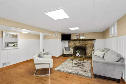 3323 Harrison St, Evanston, IL 60201 photo 26
