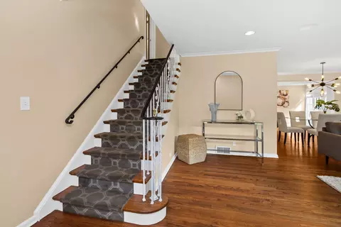 3323 Harrison St, Evanston, IL 60201 photo 16