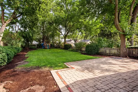 3323 Harrison St, Evanston, IL 60201 photo 14