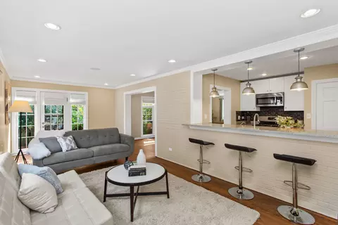 3323 Harrison St, Evanston, IL 60201 photo 12