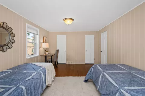 3323 Harrison St, Evanston, IL 60201 photo 24