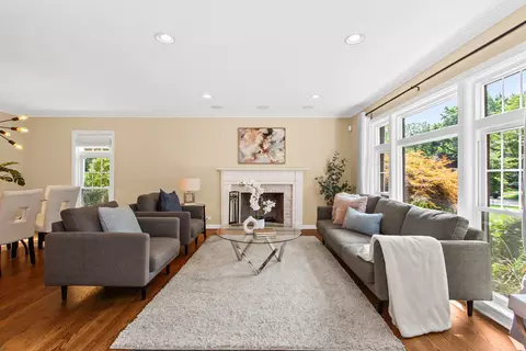 3323 Harrison St, Evanston, IL 60201 photo 4