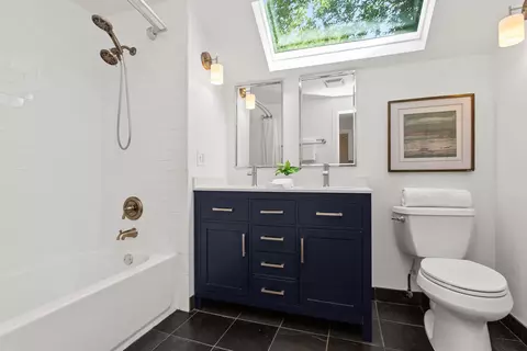 3323 Harrison St, Evanston, IL 60201 photo 20