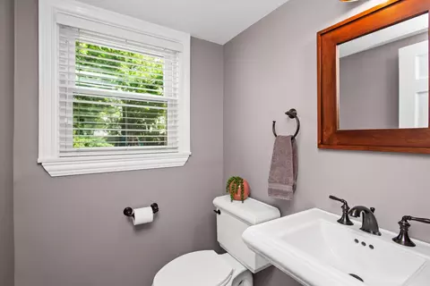 3323 Harrison St, Evanston, IL 60201 photo 11