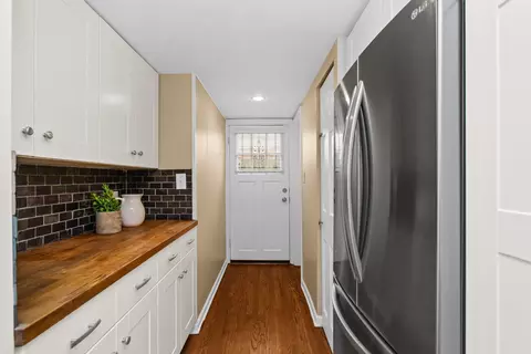 3323 Harrison St, Evanston, IL 60201 photo 10