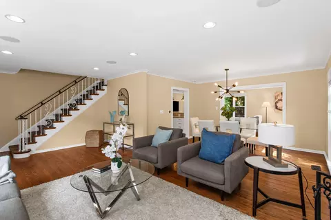 3323 Harrison St, Evanston, IL 60201 photo 5