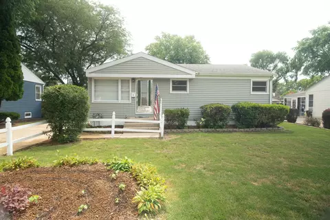 6645 Riverside Dr, Tinley Park, IL 60477