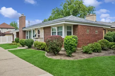 7437 N Ozark Ave, Chicago, IL 60631