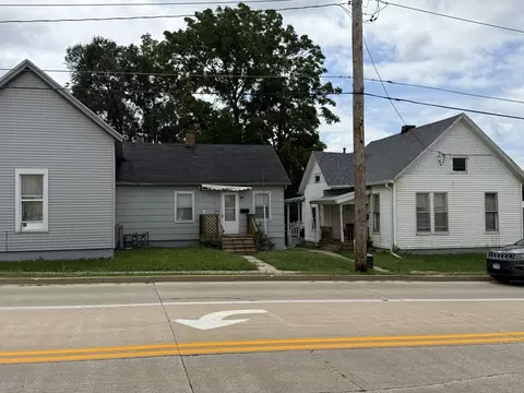 402-404 W Olive St, Bloomington, IL 61701