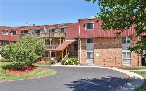 1855 Tall Oaks Dr #3303, Aurora, IL 60505