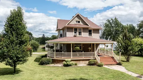 304 Locust St, Mineral, IL 61344
