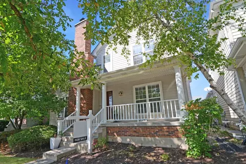 39 W380 Armstrong Ln, Geneva, IL 60134