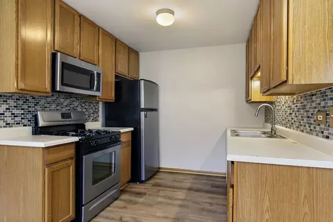 Kitchen - 1104 Yorkshire Ct #A, Elgin, IL 60120 photo 2 of 3