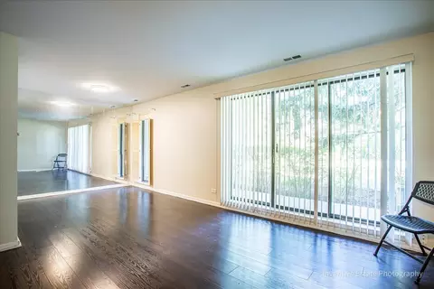 Living - Undisclosed, Hazel Crest, IL 60429 photo 1 of 7