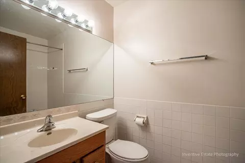 Bath - Undisclosed, Hazel Crest, IL 60429 photo 2 of 2