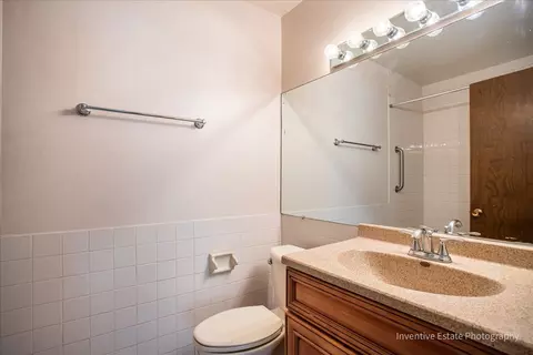 Bath - Undisclosed, Hazel Crest, IL 60429 photo 1 of 2
