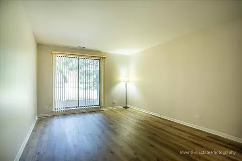 Living - Undisclosed, Hazel Crest, IL 60429 photo 5 of 7