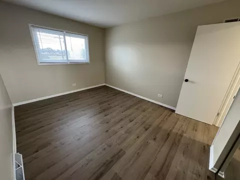 9283 Dee Rd, Des Plaines, IL 60016 photo 16