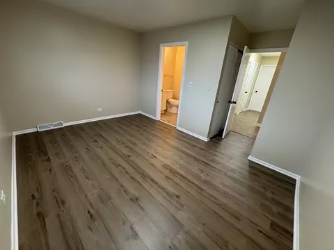 9283 Dee Rd, Des Plaines, IL 60016 photo 11