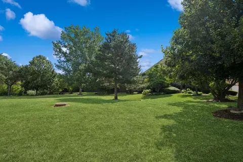 6401 Davidson Ct, Gurnee, IL 60031 photo 1