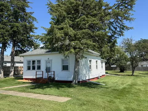 306 S 4th St, Cherry, IL 61317 photo 2