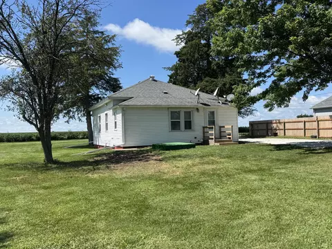 306 S 4th St, Cherry, IL 61317 photo 3