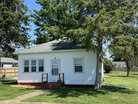 306 S 4th St, Cherry, IL 61317 photo 4