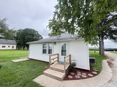 306 S 4th St, Cherry, IL 61317 photo 5