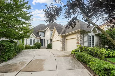 3592 Scottsdale Cir, Naperville, IL 60564