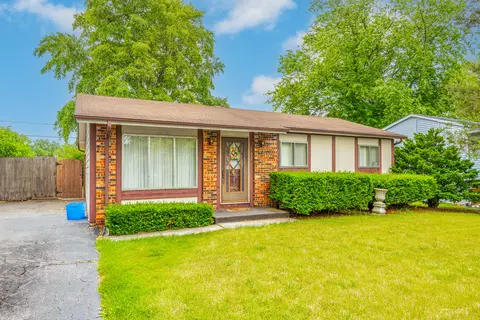 132 N Ashbury Ave, Bolingbrook, IL 60440