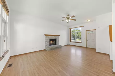 Living - 2033 Ridge Moor Dr, Plainfield, IL 60586 photo 4 of 6