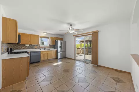 Kitchen - 2033 Ridge Moor Dr, Plainfield, IL 60586 photo 2 of 3