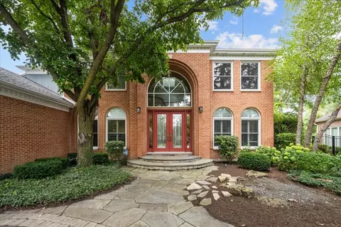 101 Crestview Dr, Deerfield, IL 60015 photo 2