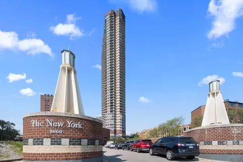 3660 N Lake Shore Dr #2305, Chicago, IL 60613