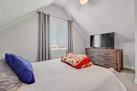 2053 N Lavergne Ave, Chicago, IL 60639 photo 23