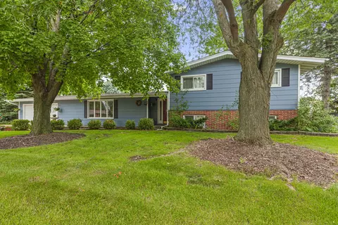 613 N First St, Elburn, IL 60119